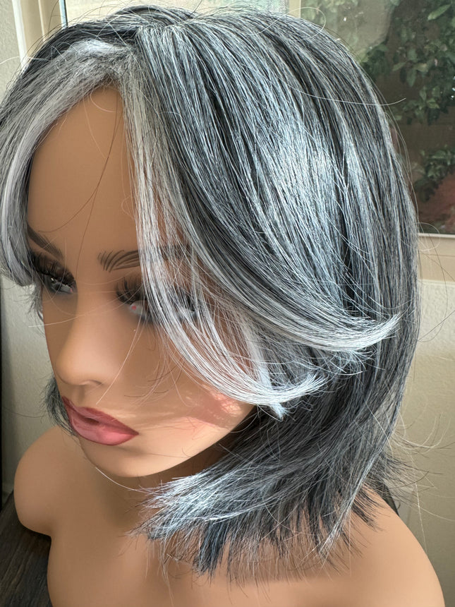 Tillstyle short grey layered wig /pale white ends/bangs